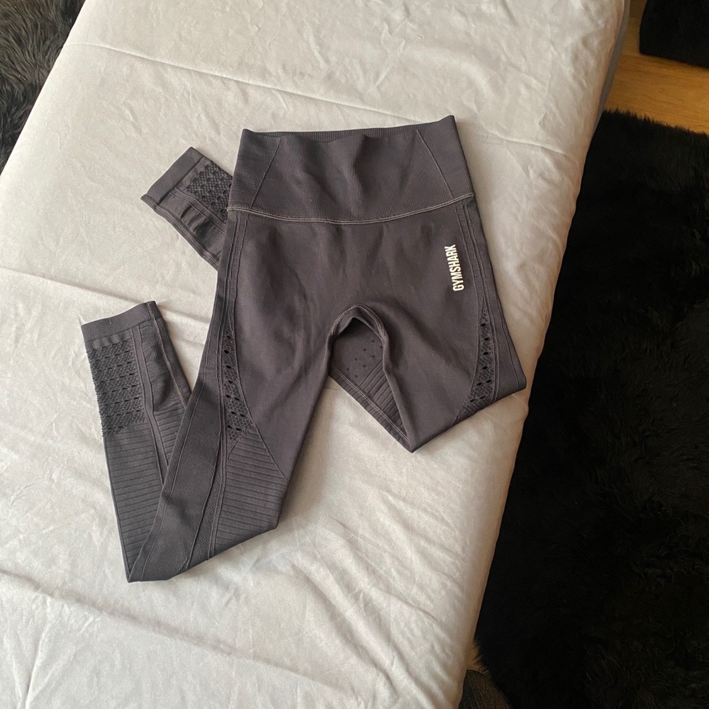 Gymshark black energy seamless butt lift perforated leggings size XS - Picture 6 of 6